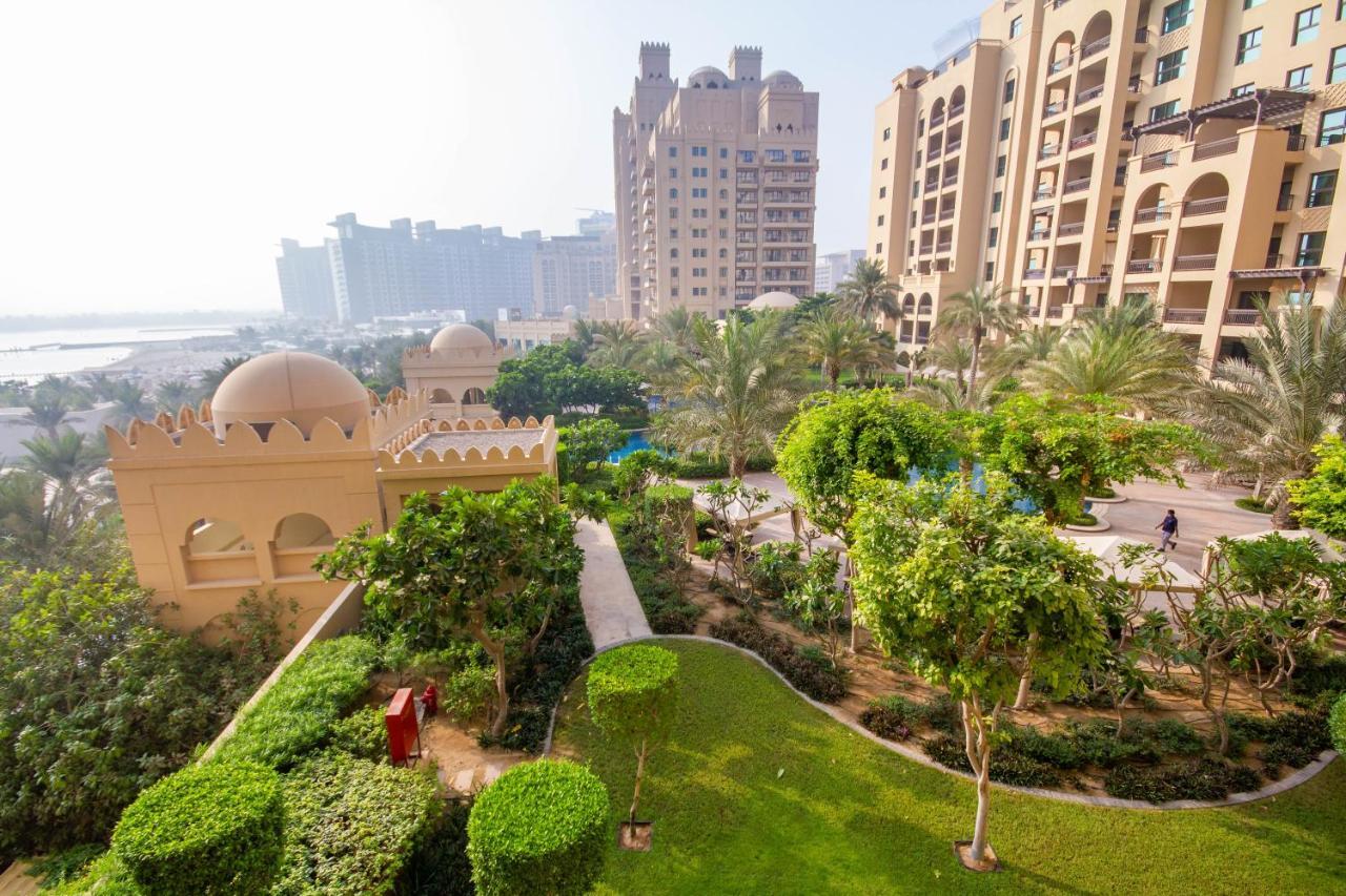 Apartment Bespoke Homes - Palm Jumeirah- 2 Bedroom & Pool Access, South