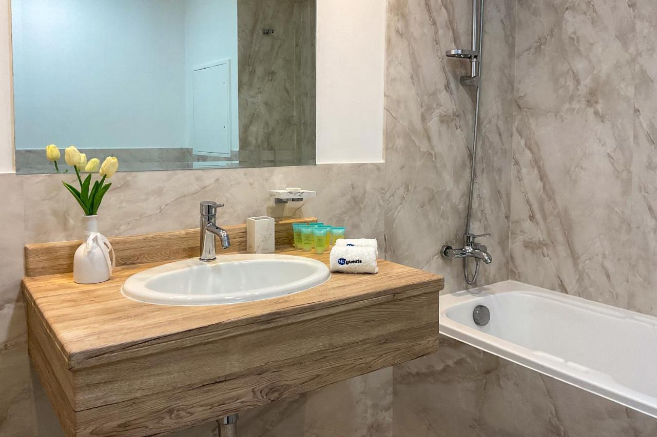 Higuests - Amazing Sea Views From 2br In Jbr Apartment *