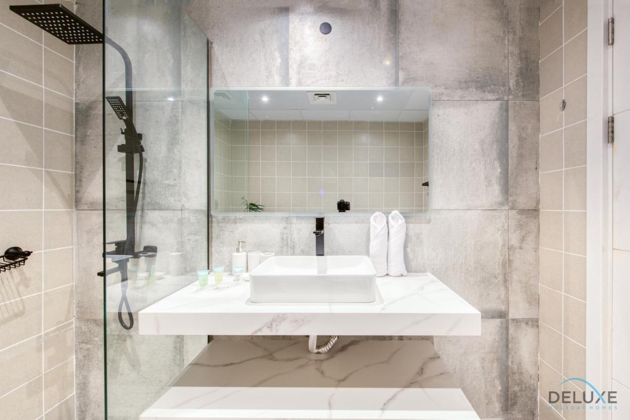 Elegant 2br At The Point Marina By Deluxe Homes