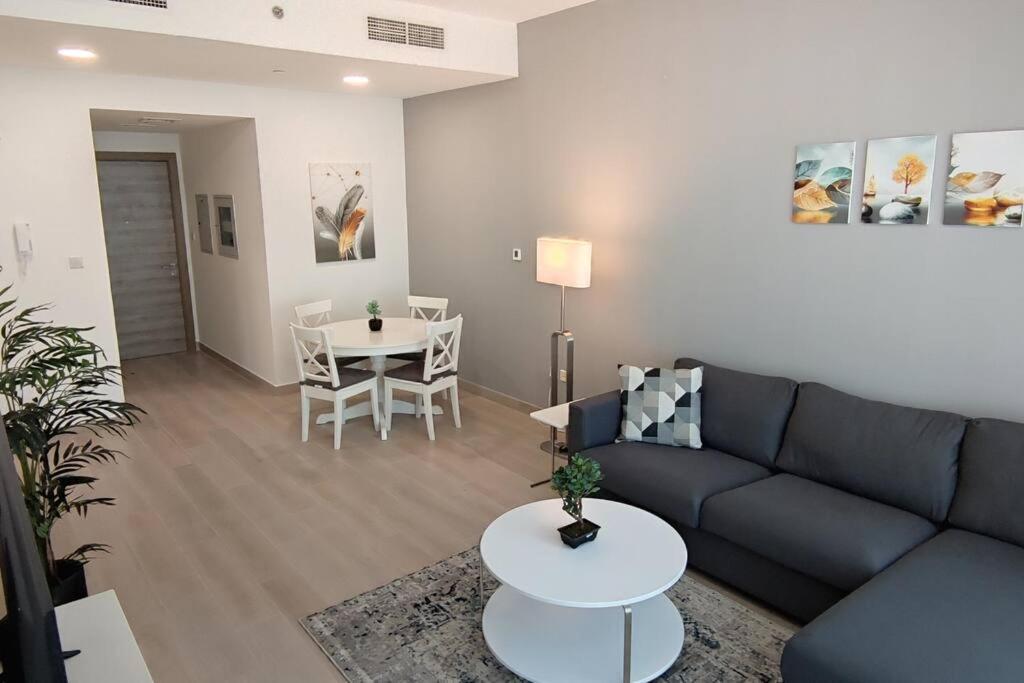 High Floor 1br Vacation With Terrace Dubai