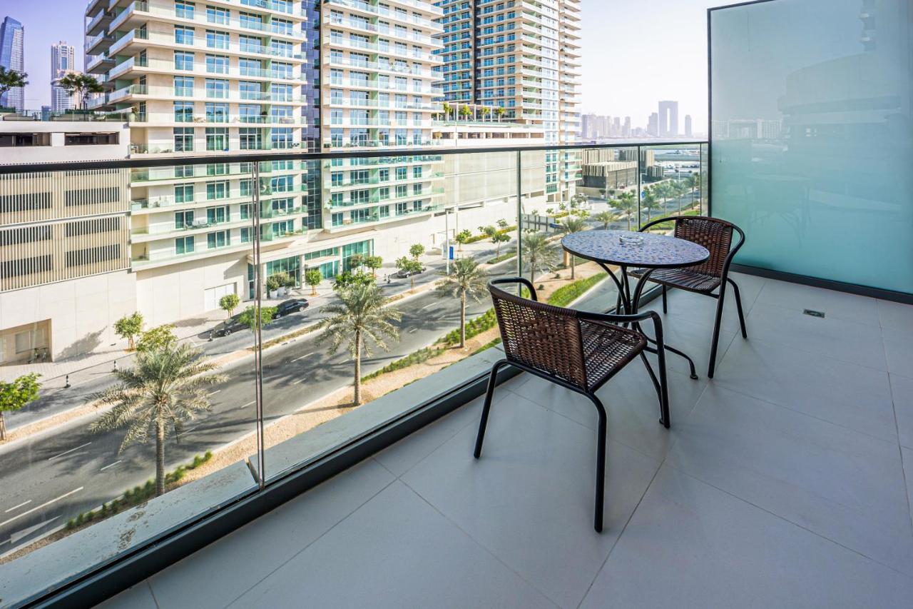Apartment Lovely In Vista Tower, Beachfront