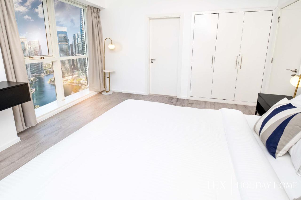 Lux - The Ultimate Lake View * Dubai