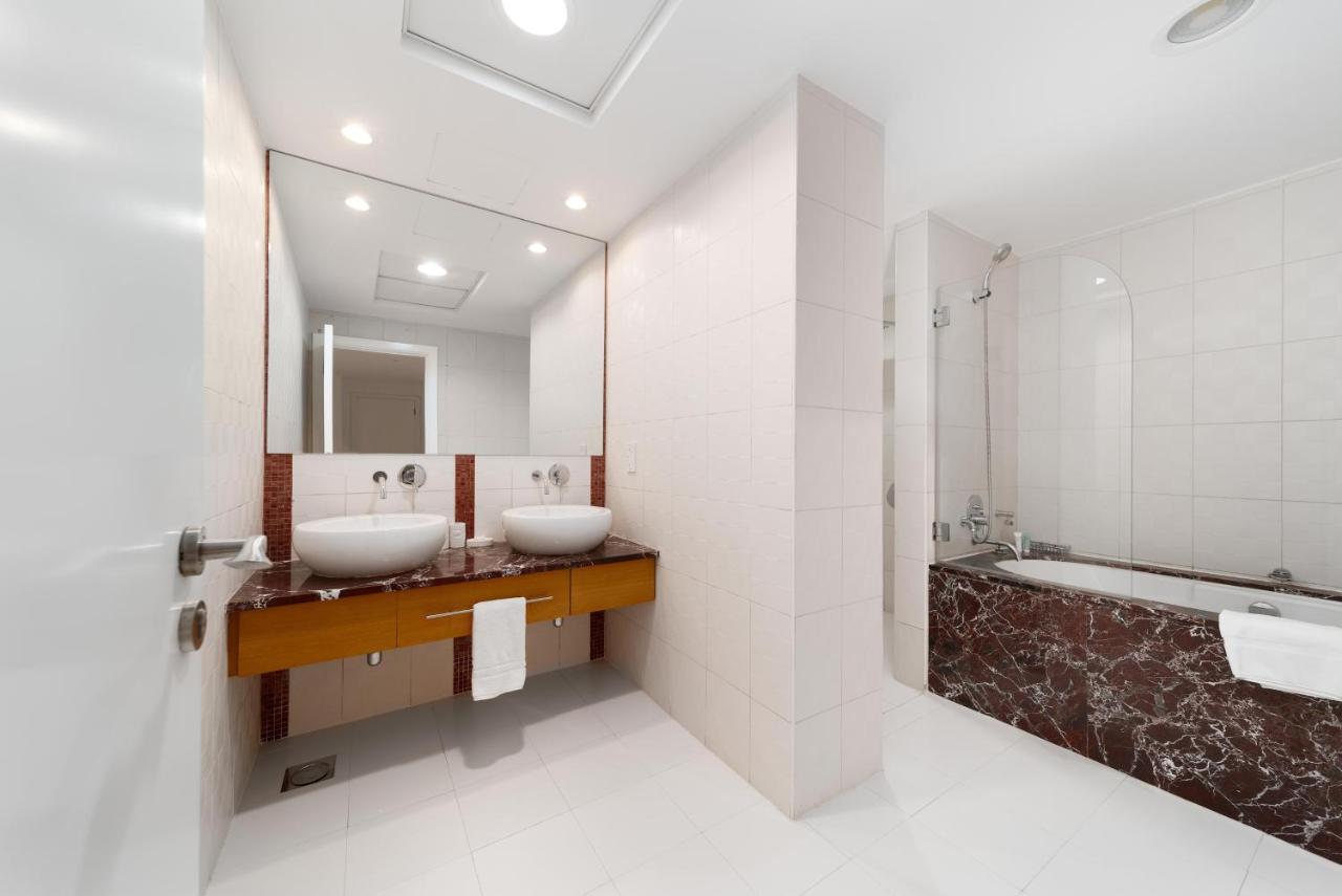 Elan 5-bedroom Beach Apartment *