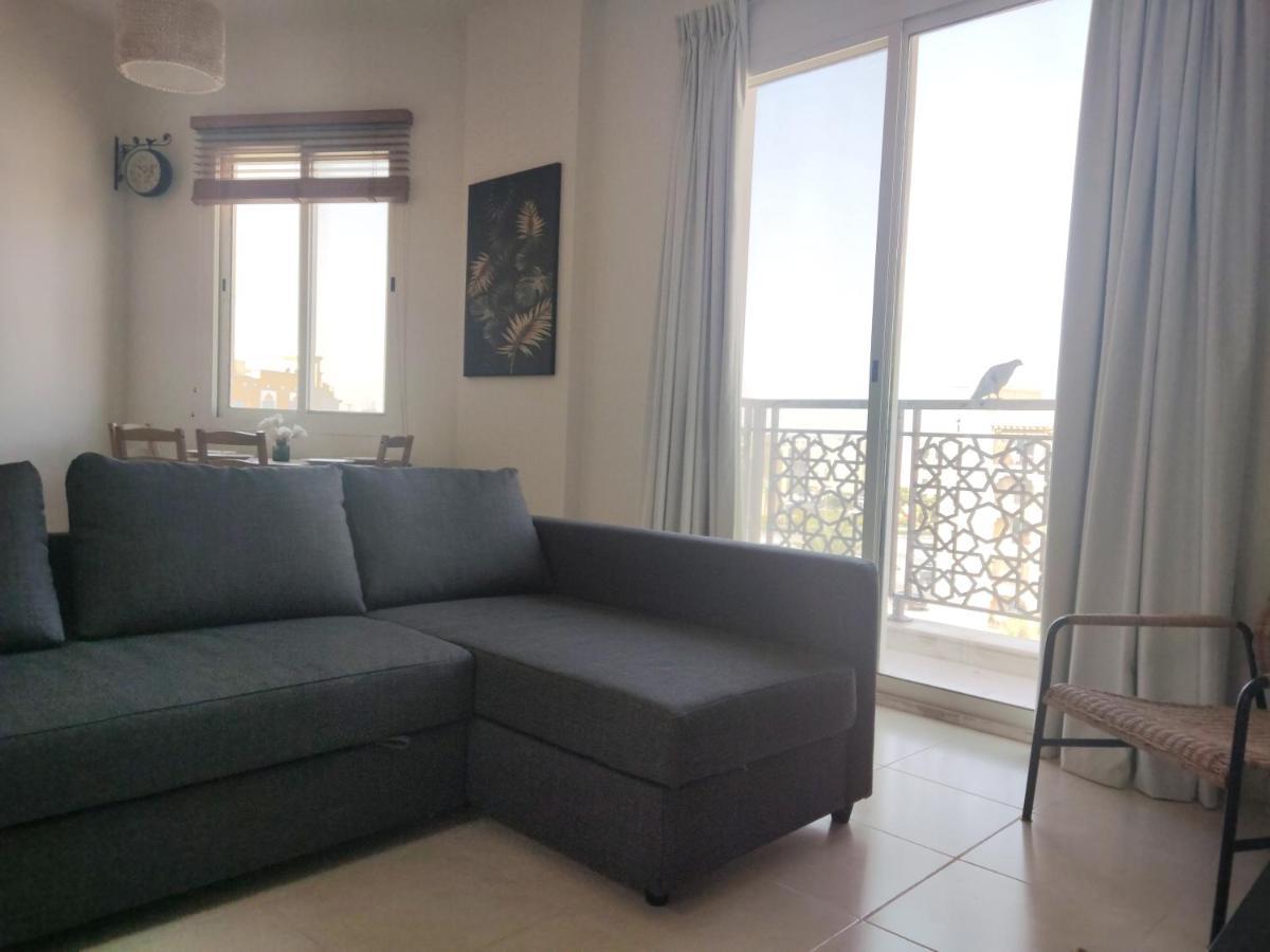 Daire Cozy 1br Close To Dragon Market And Global Village Dubai