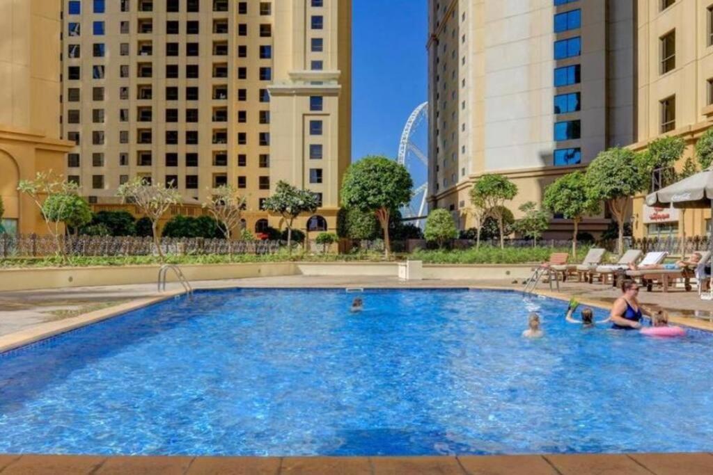 La Buena Vida Homes: Beachfront Luxury In Jbr Apartment *