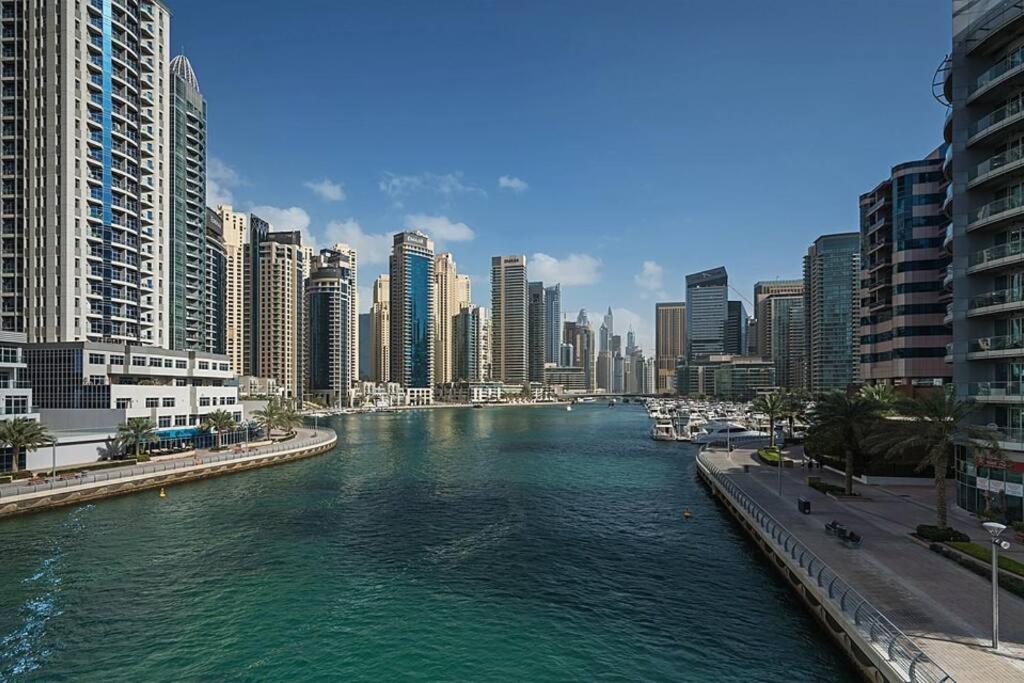 Daire La Buena Vida Homes - Exquisite Spacious Luxe 1br , Full Marina View, Kitchen, 5 Min To Beach, Jbr And Marina Dubai