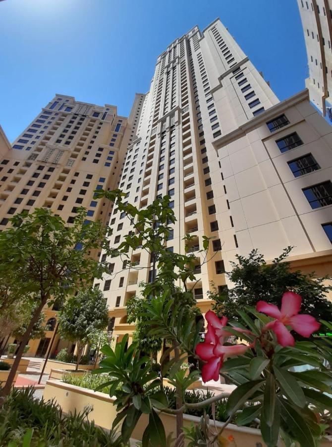 Apartment La Buena Vida Homes: Beachfront Luxury In Jbr Dubai