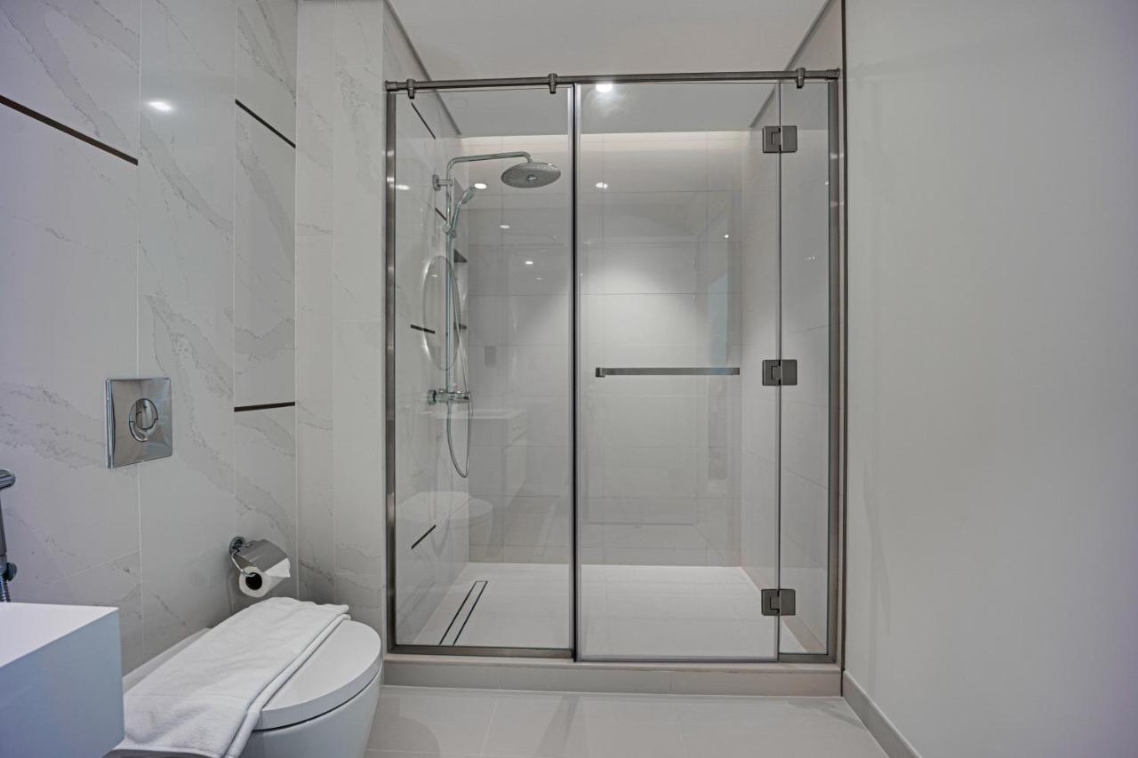 Lovely In Vista Tower, Beachfront * Dubai