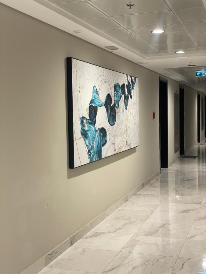 Mag 565, Boulevard, South, * Dubai