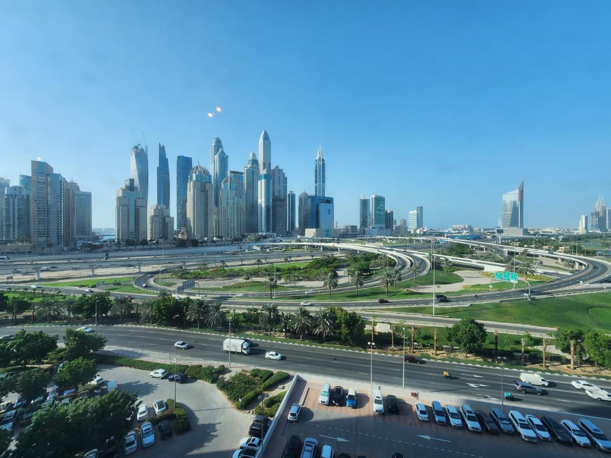 Apartment Bright & Valuable, Close To Metro Station Dubai