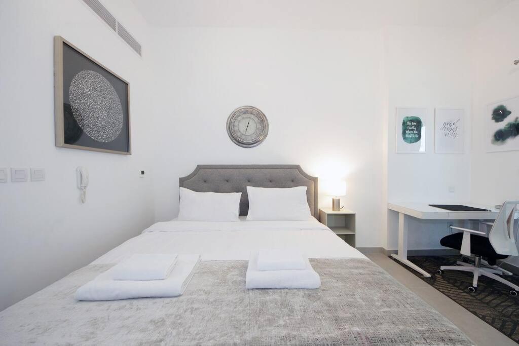 Apartamento Bella Rose Studio Apartment- Al Barsha Dubai