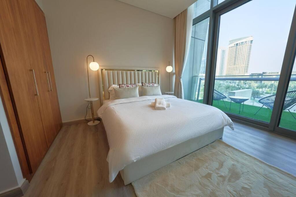 Daire Magnificent Stunning 3 Bedroom With Burj Khalifa View
