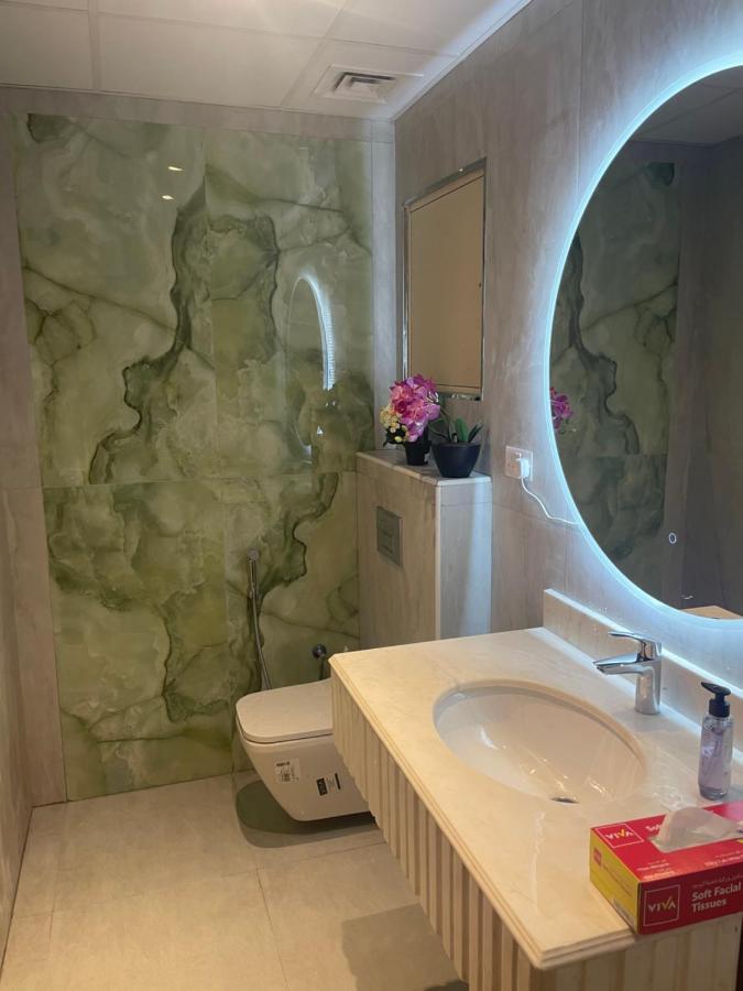Usmans 1 Bedroom 4 Beds Jbr Huge Sea View 120 Sqm 2 Balconies