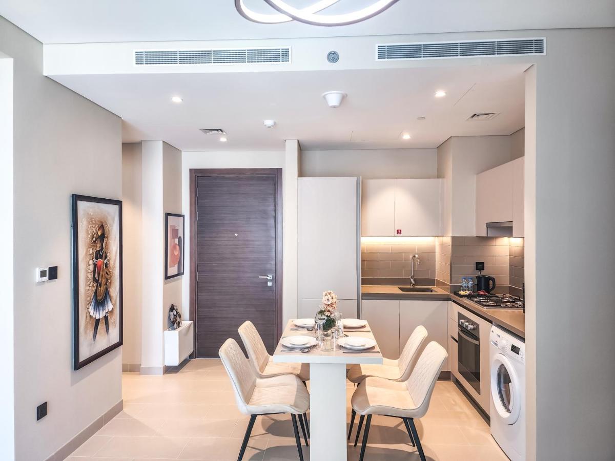 By Latinem Luxury 2br Cv A1409 Near Burj Khalifa Daire *