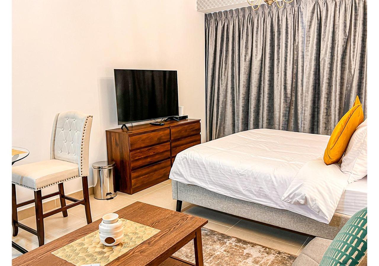 Cosmos Living Modern Near Marina Daire Dubai