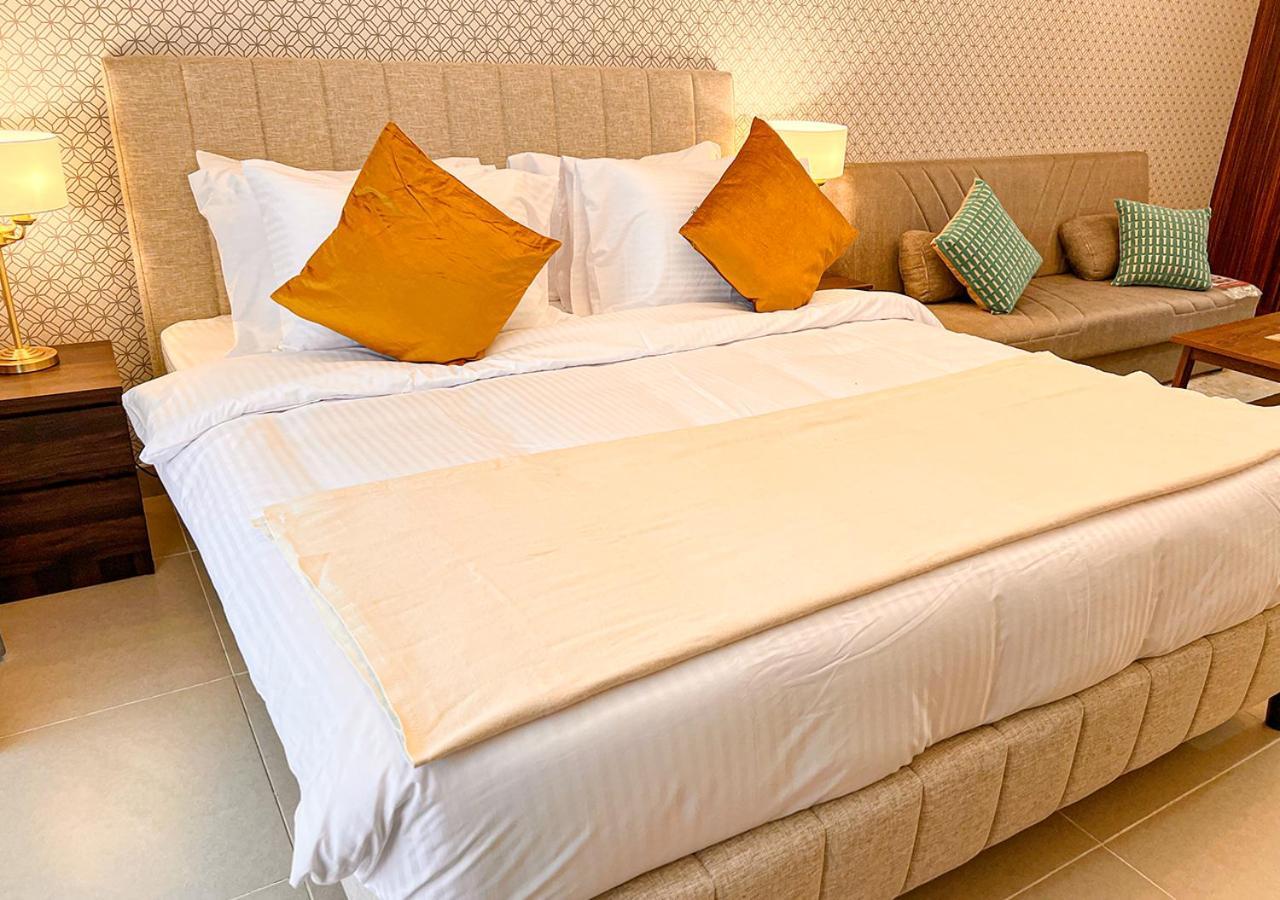 Cosmos Living Modern Near Marina Daire Dubai