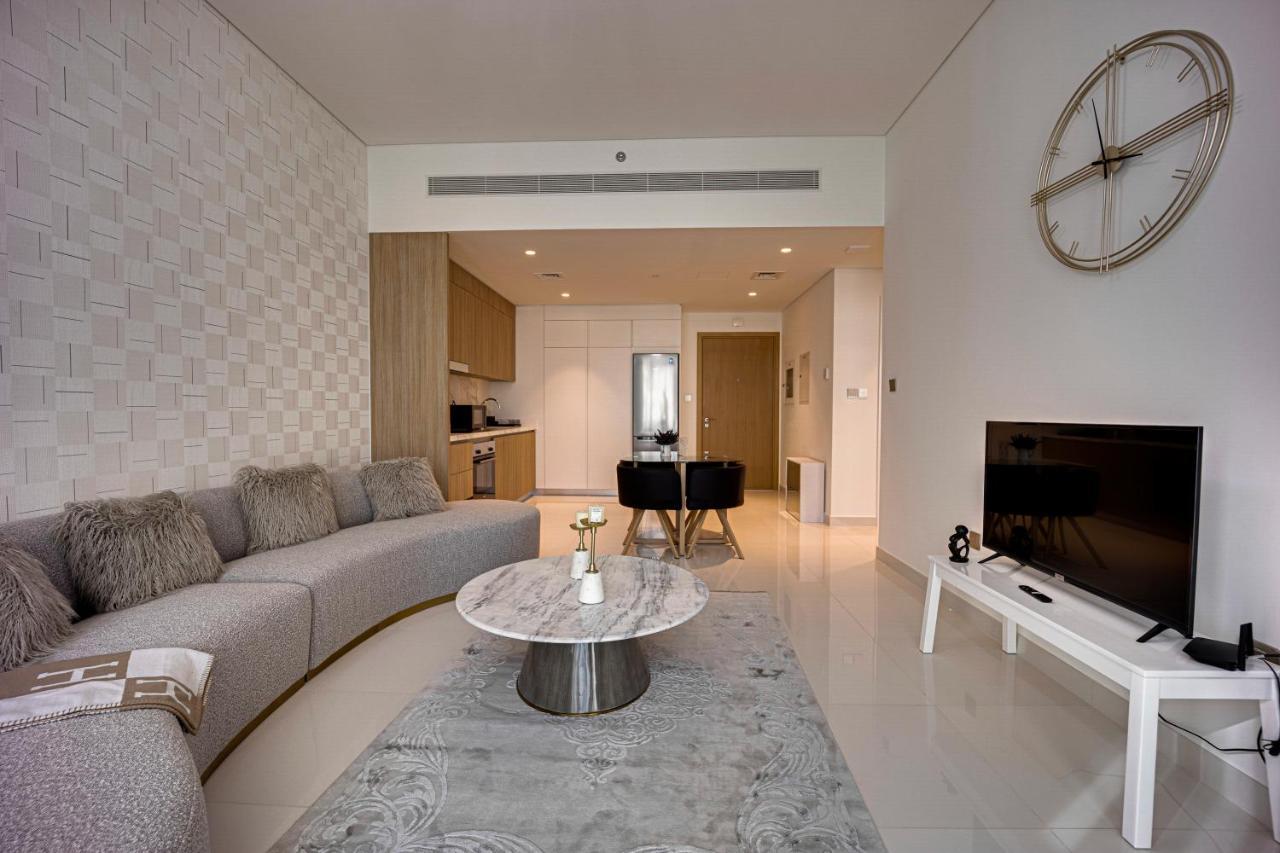 Lovely In Vista Tower, Beachfront *