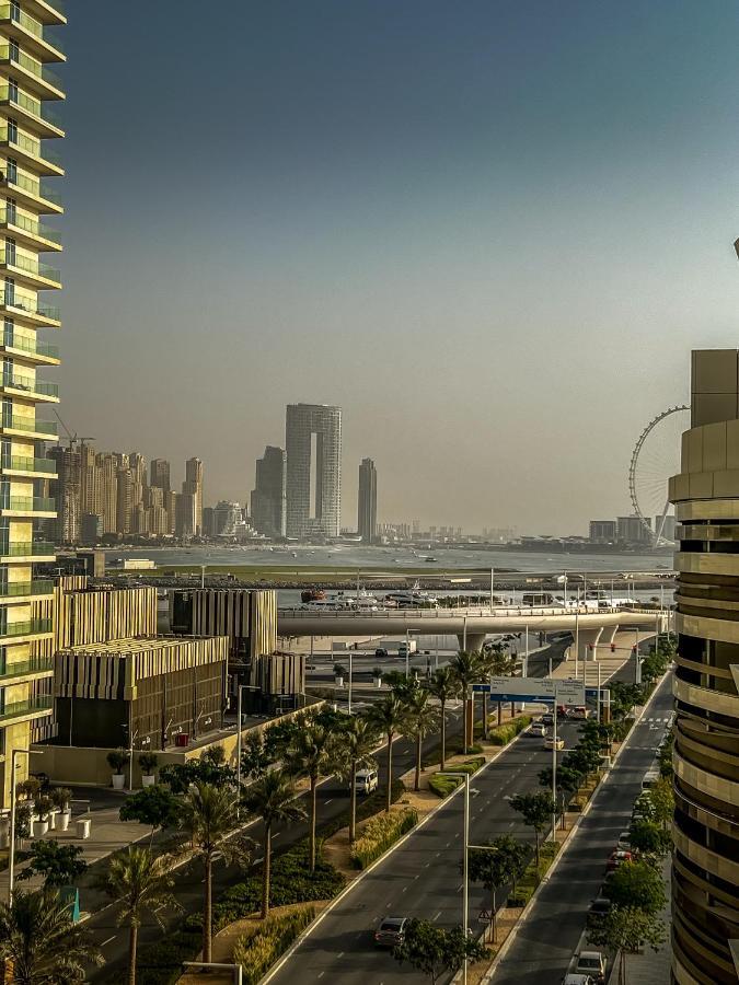 Lovely In Vista Tower, Beachfront * Dubai