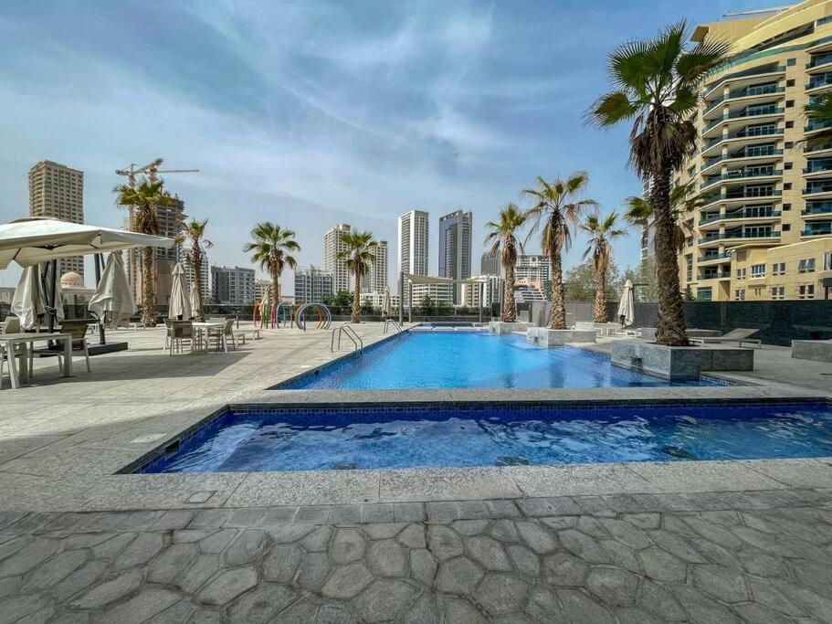 Apartment Cozy Studio In Sparkle Tower Jbr By Suiteable