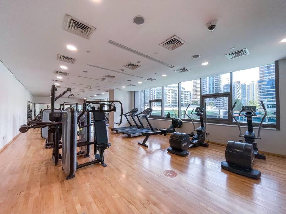 Cozy Studio In Sparkle Tower Jbr By Suiteable *