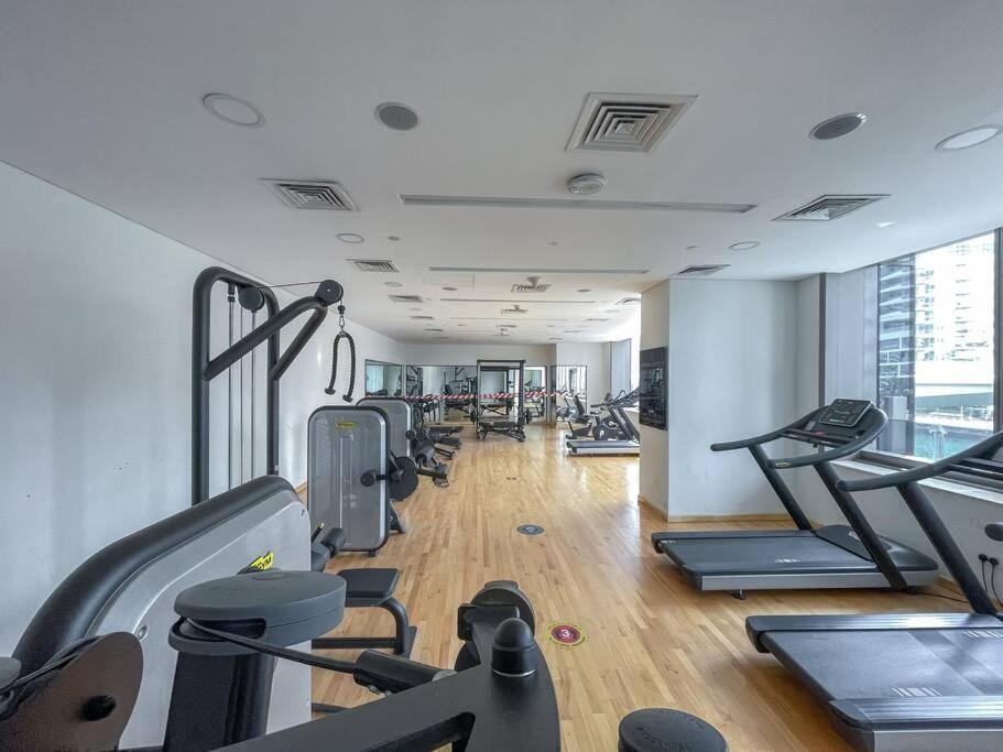 Cozy Studio In Sparkle Tower Jbr By Suiteable Apartment
