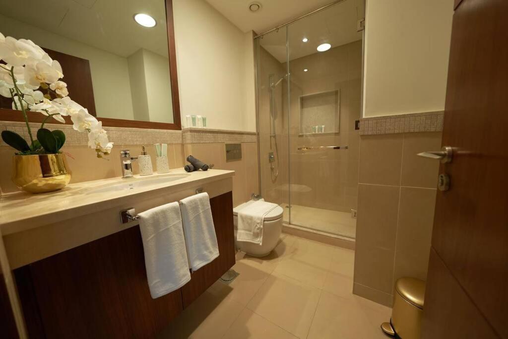 Magnificent Stunning 3 Bedroom With Burj Khalifa View