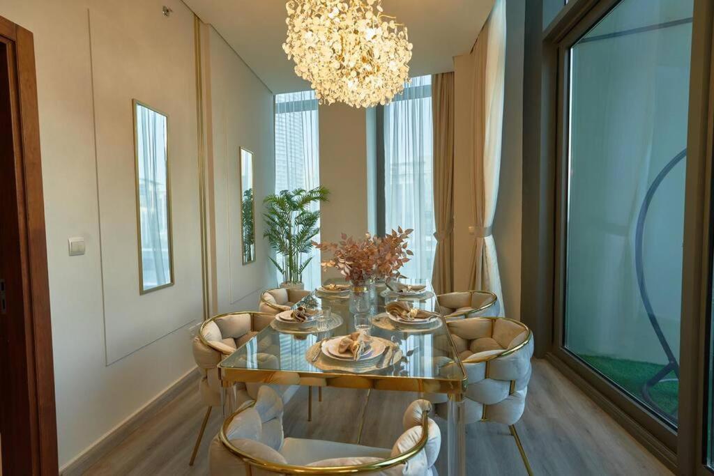 Magnificent Stunning 3 Bedroom With Burj Khalifa View Daire