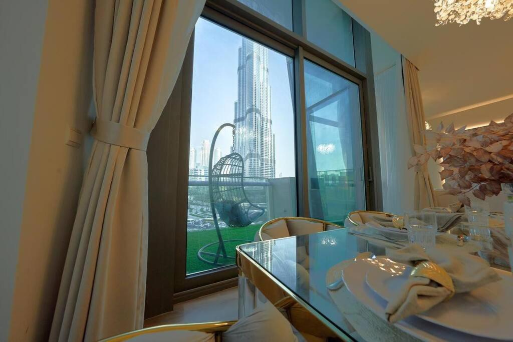 Magnificent Stunning 3 Bedroom With Burj Khalifa View *