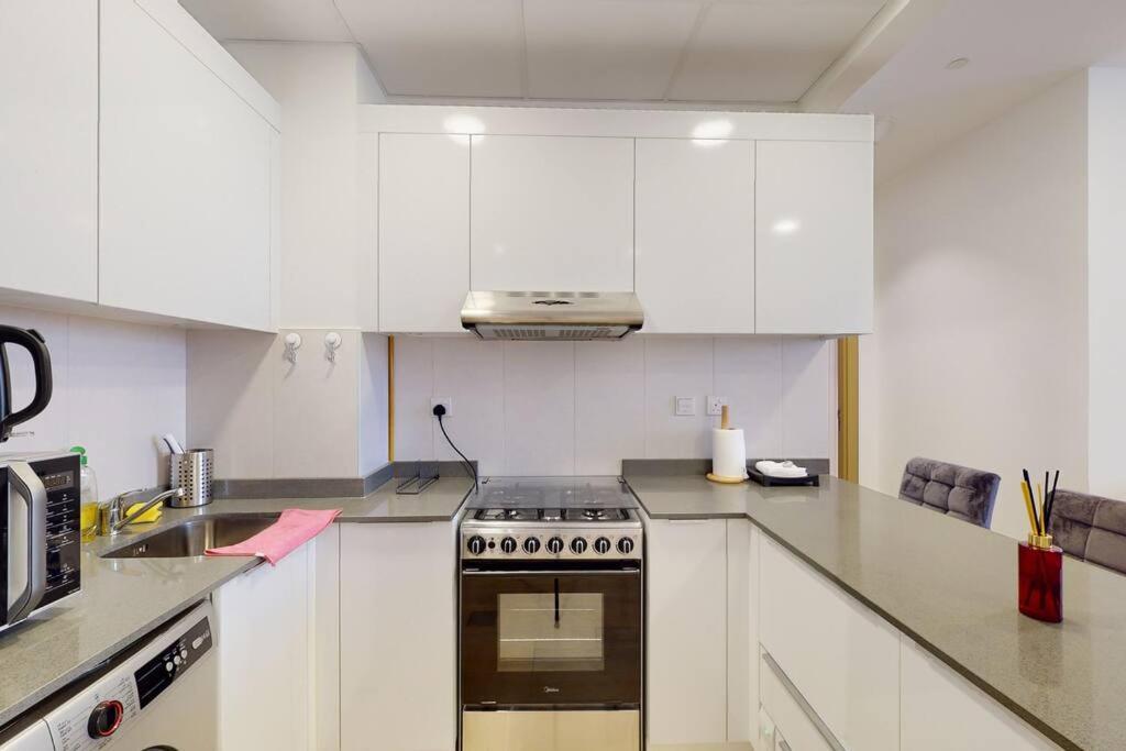 Daire Lovely And Spacious 1 Bedroom With Extra Sofa Bed