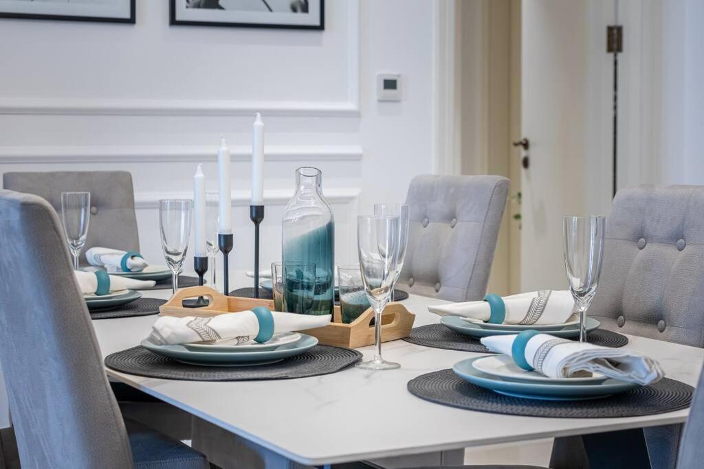 Daire Ultimate / 4 Beds / Private / The Palm / Beachfront / Upgraded / Full Palm, Marina Skyline, Ain View Dubai