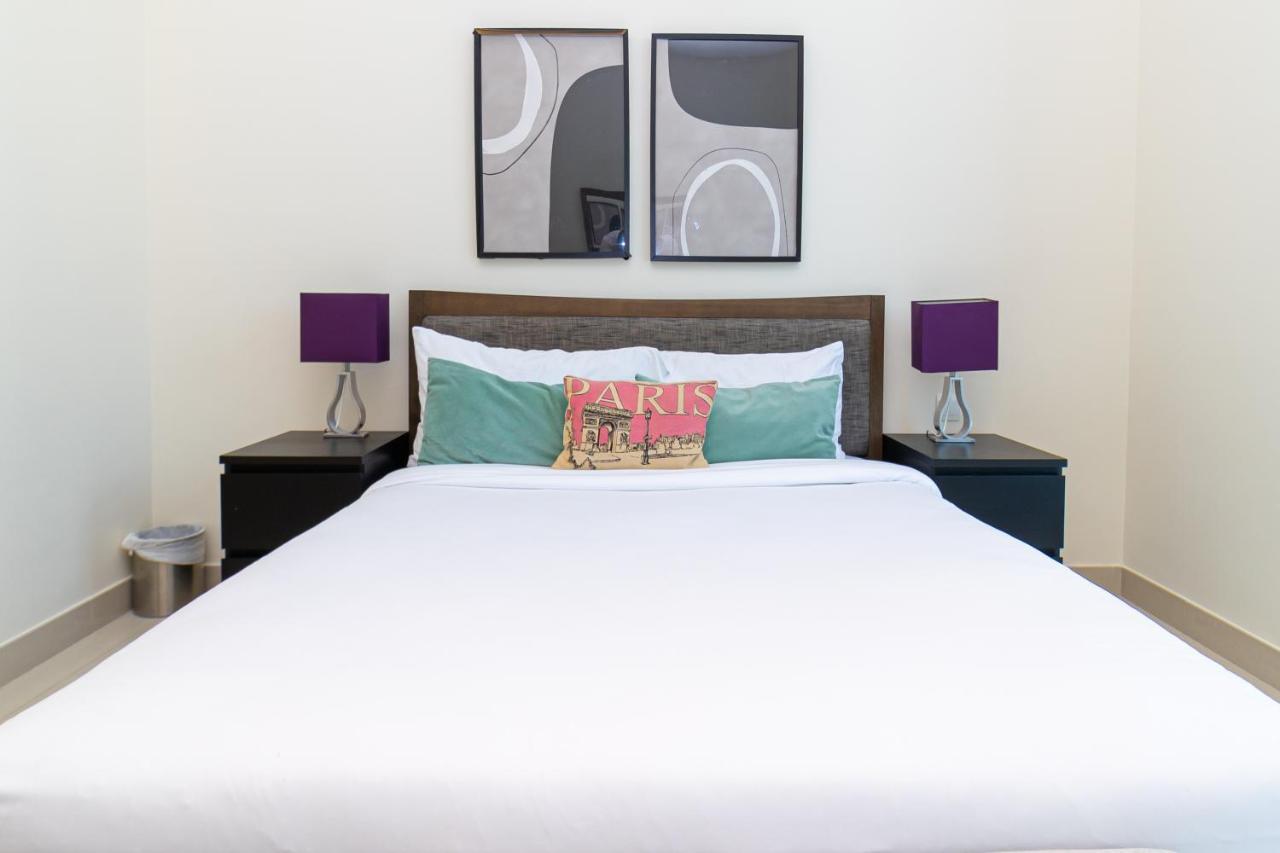 Westminster Claren Tower - Downtown Apartment *