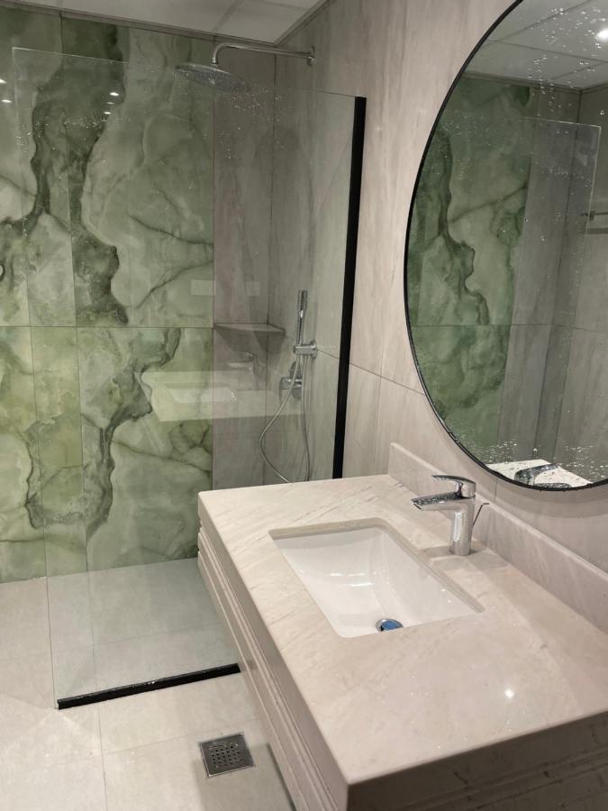 Usmans 1 Bedroom 4 Beds Jbr Huge Sea View 120 Sqm 2 Balconies Dubai