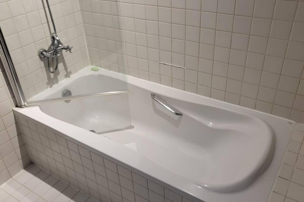 Marina 1 Bedroom Apt. Walking Distance Jbr. Apartamento