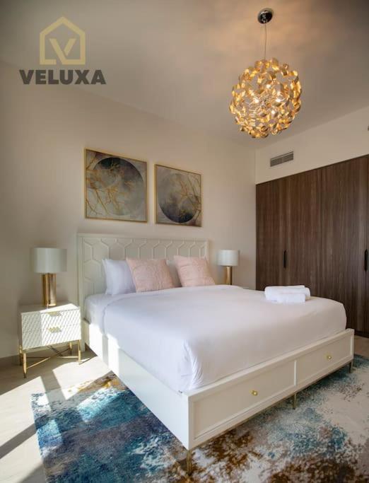 Veluxa - Luxury And Bright 1 Bedroom Apartment, Burj View!