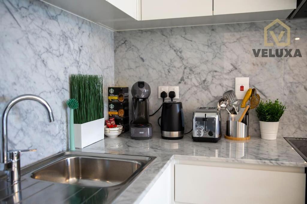 Daire Veluxa - Luxury And Bright 1 Bedroom Apartment, Burj View! Dubai