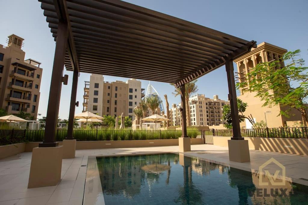 Daire Veluxa - Luxury And Bright 1 Bedroom Apartment, Burj View!