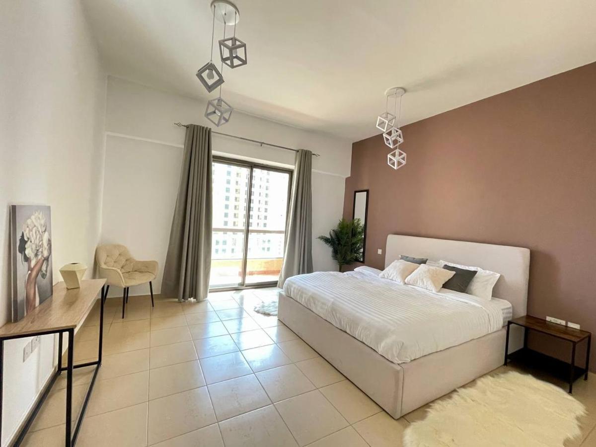1 World, Premium Hostel, Jbr, Near Metro And Beach Daire Dubai