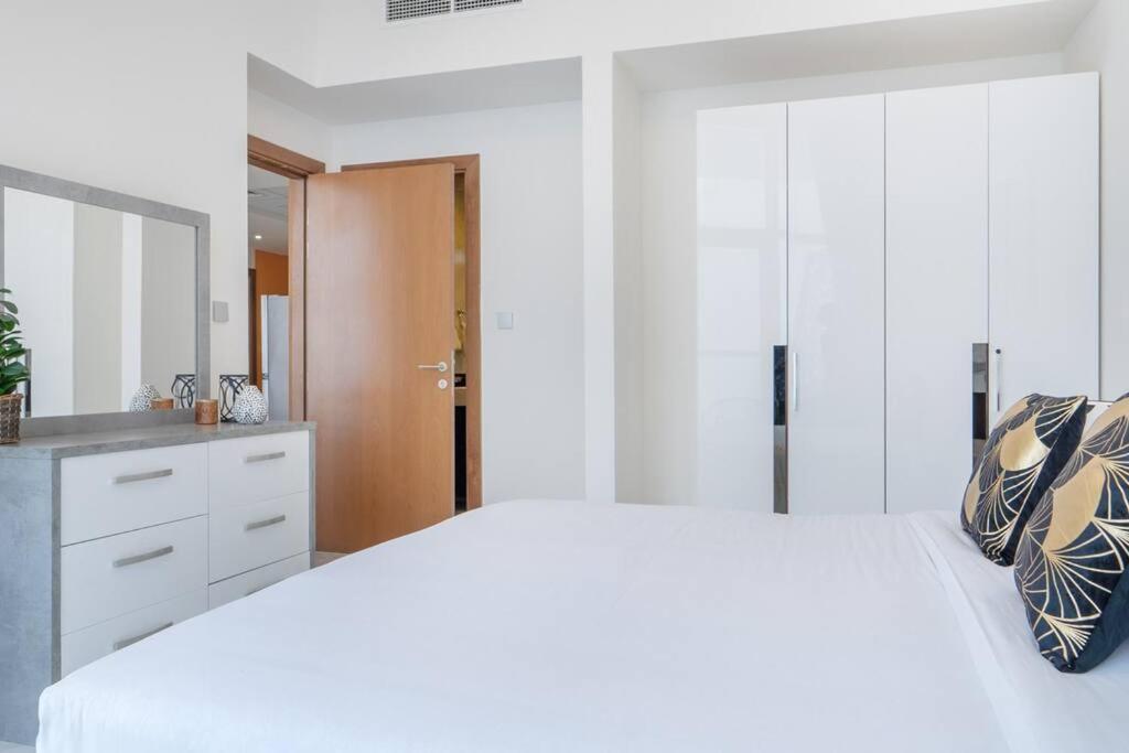 Apartment Lively Pop On The Business Bay Canal
