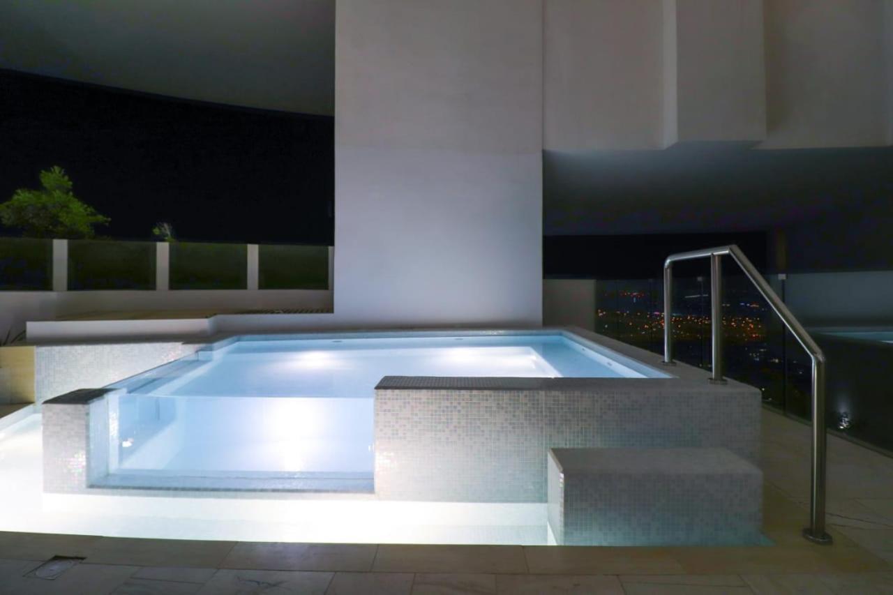 شقة خاصة في فايف جميرا مع مسبح خاص Private In A Five Jumeirah Village With Private Pool Apartment