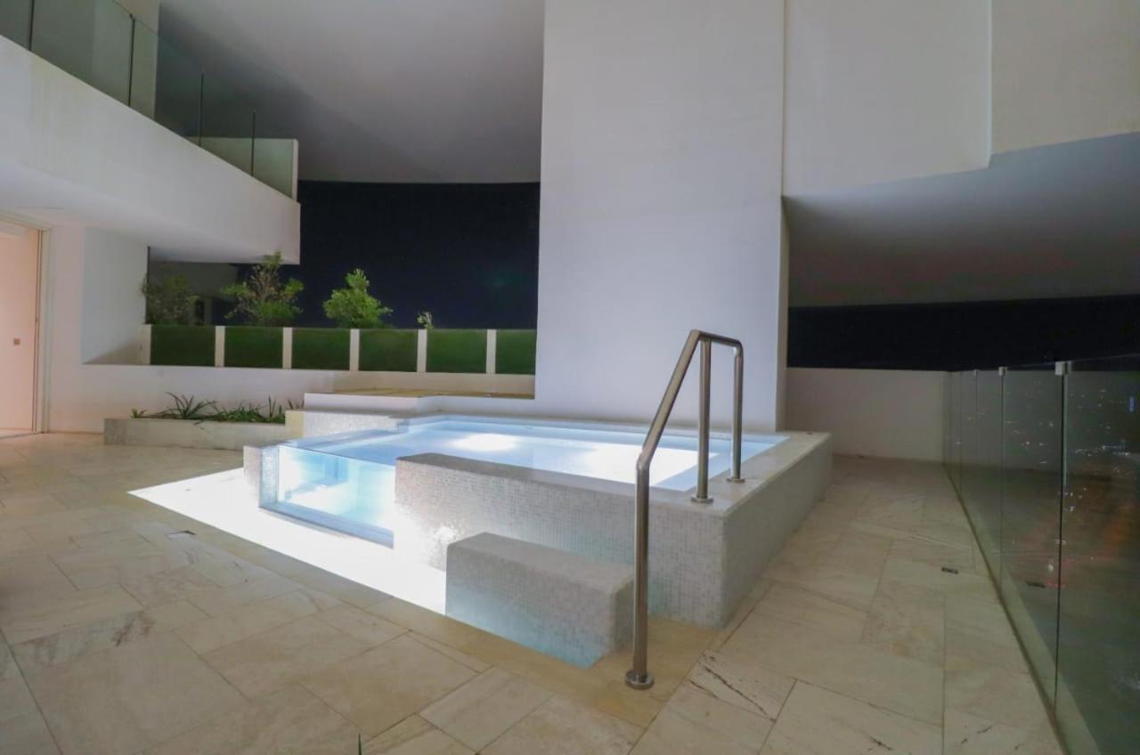 شقة خاصة في فايف جميرا مع مسبح خاص Private In A Five Jumeirah Village With Private Pool Apartment Dubai