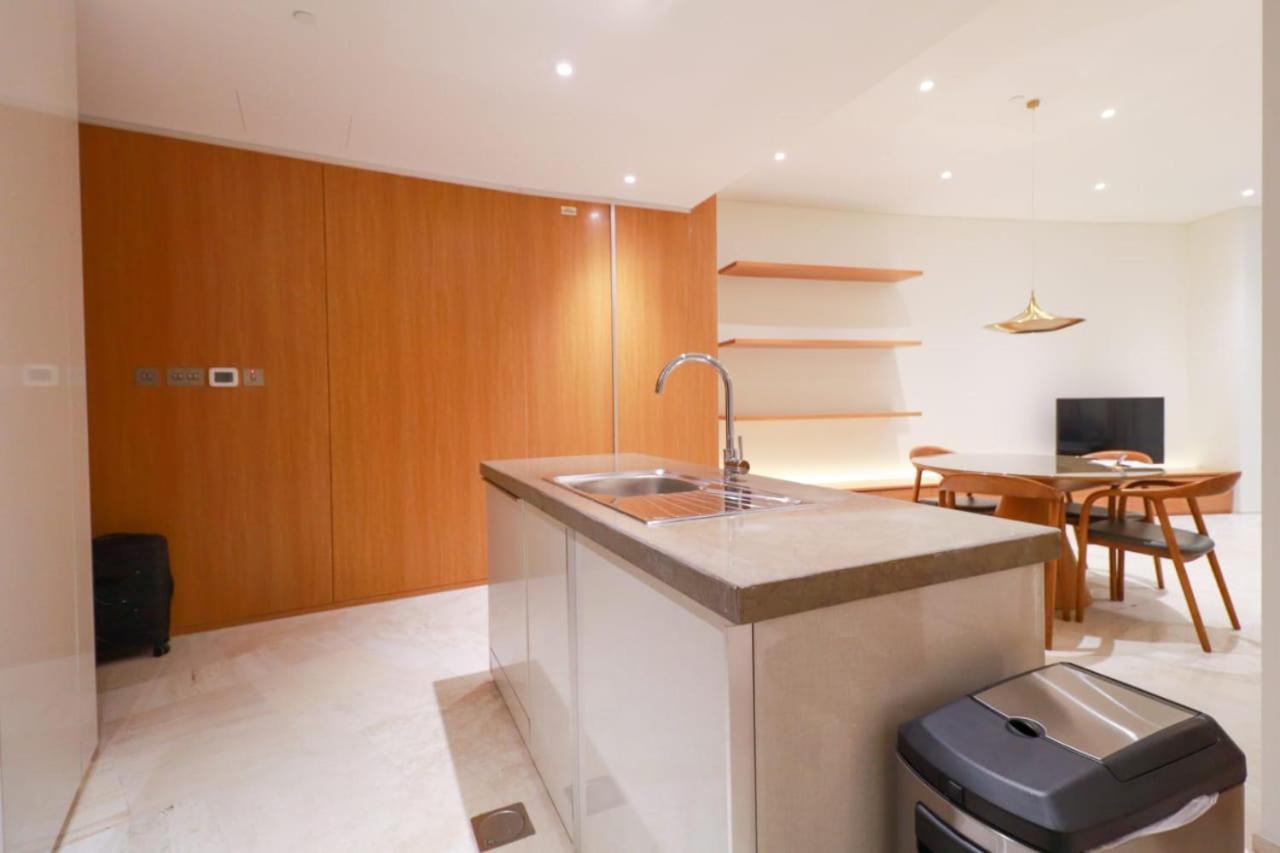 شقة خاصة في فايف جميرا مع مسبح خاص Private In A Five Jumeirah Village With Private Pool *