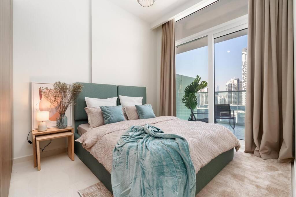 2bdr - Burj Khalifa View - Pool, Sauna & Hamam Apartment *