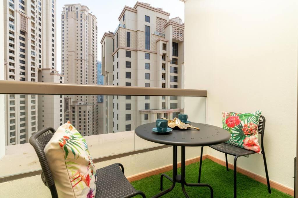 Daire Ultimate 3 Beds Sea And Jbr High Floor Dubai