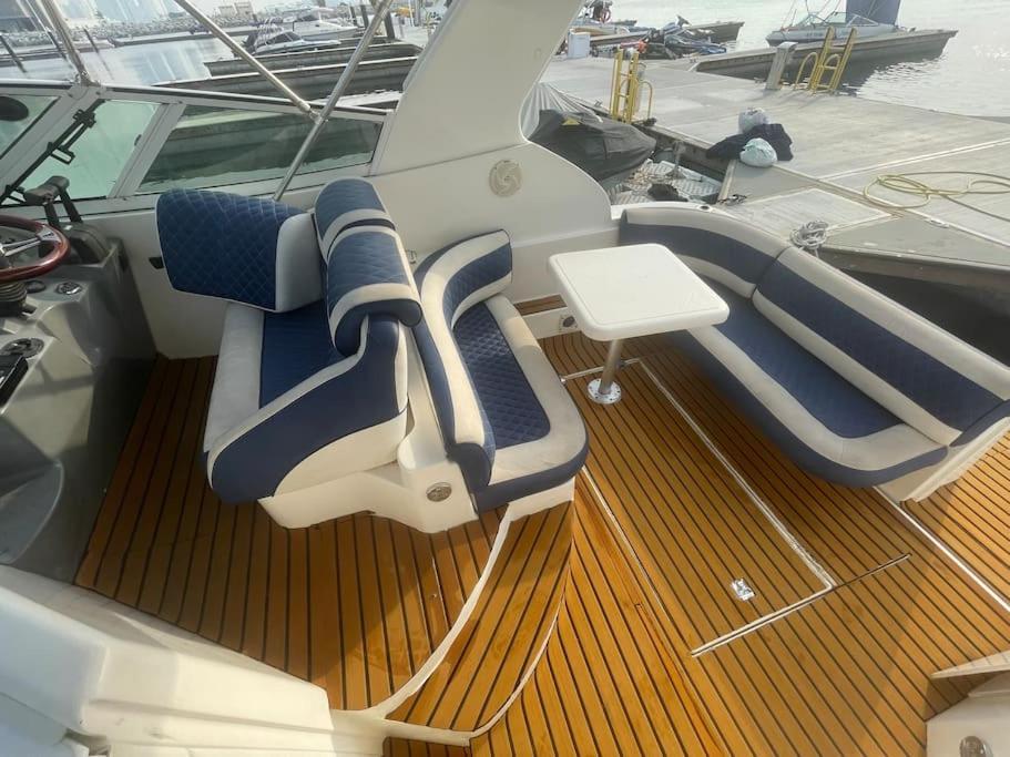 Botel Yacht Boat 2 Beds 1 Bath Eye Marina Jbr
