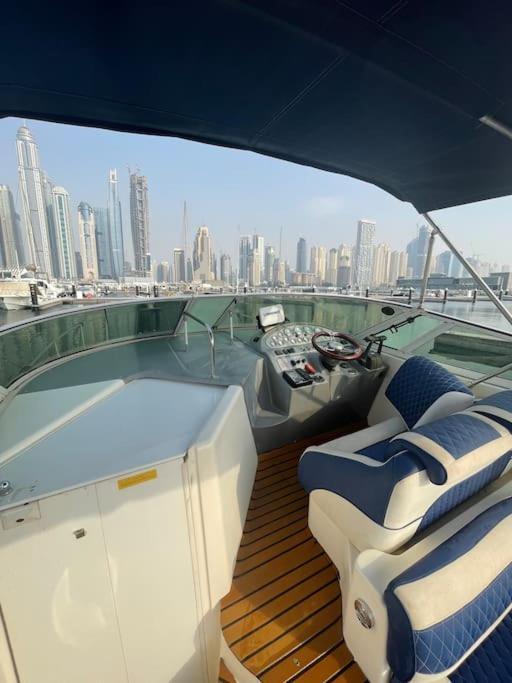 Botel Yacht Boat 2 Beds 1 Bath Eye Marina Jbr