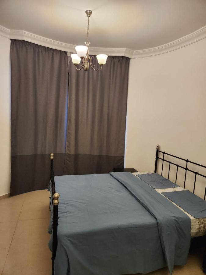 Furnished Studio Near Business Bay Metro Station Daire Dubai
