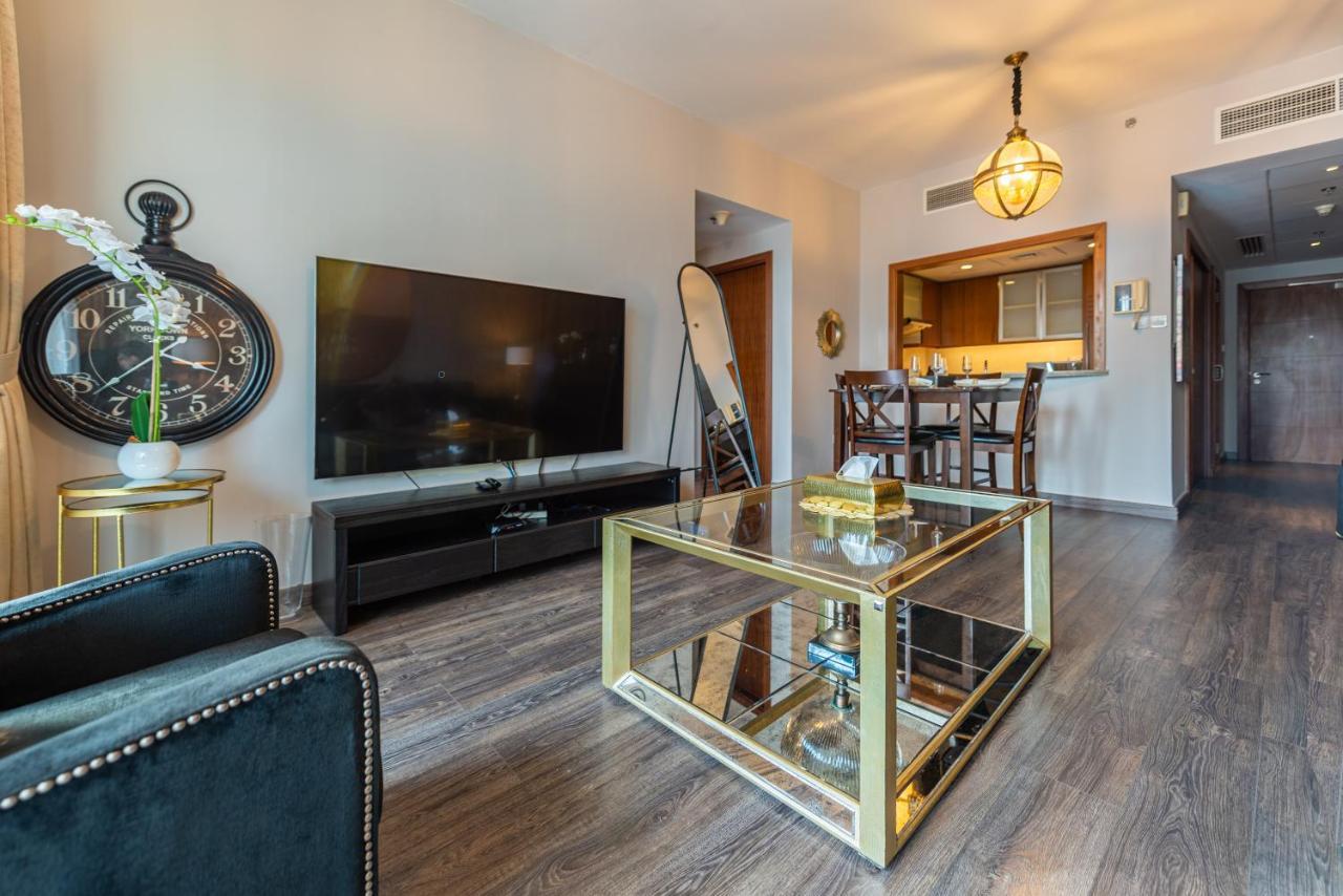 Daire First Class 1br With Downtown Boulevard View Dubai
