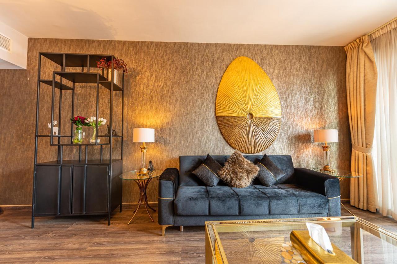 First Class 1br With Downtown Boulevard View Daire
