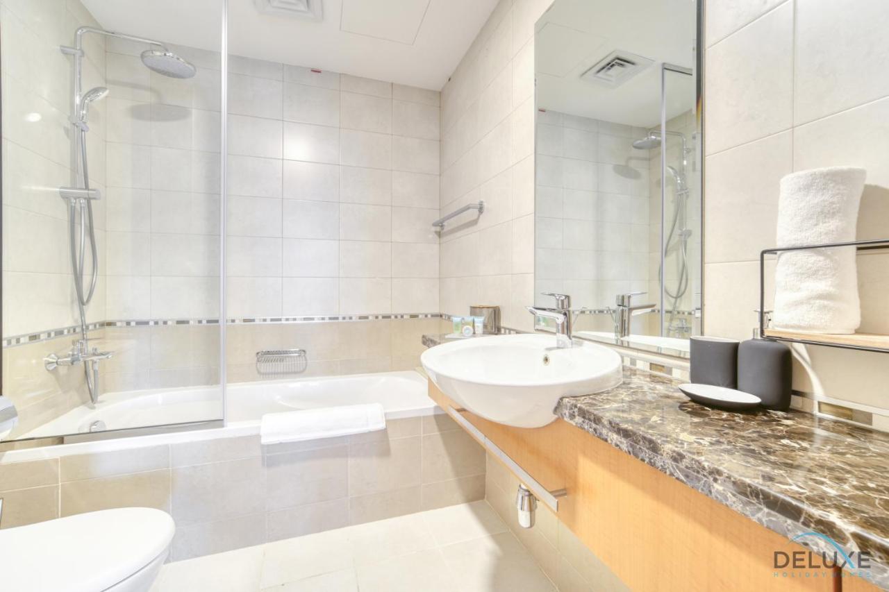 Villa Distinguished 4br With 2 Assistant's At Marinascape Marina By Deluxe