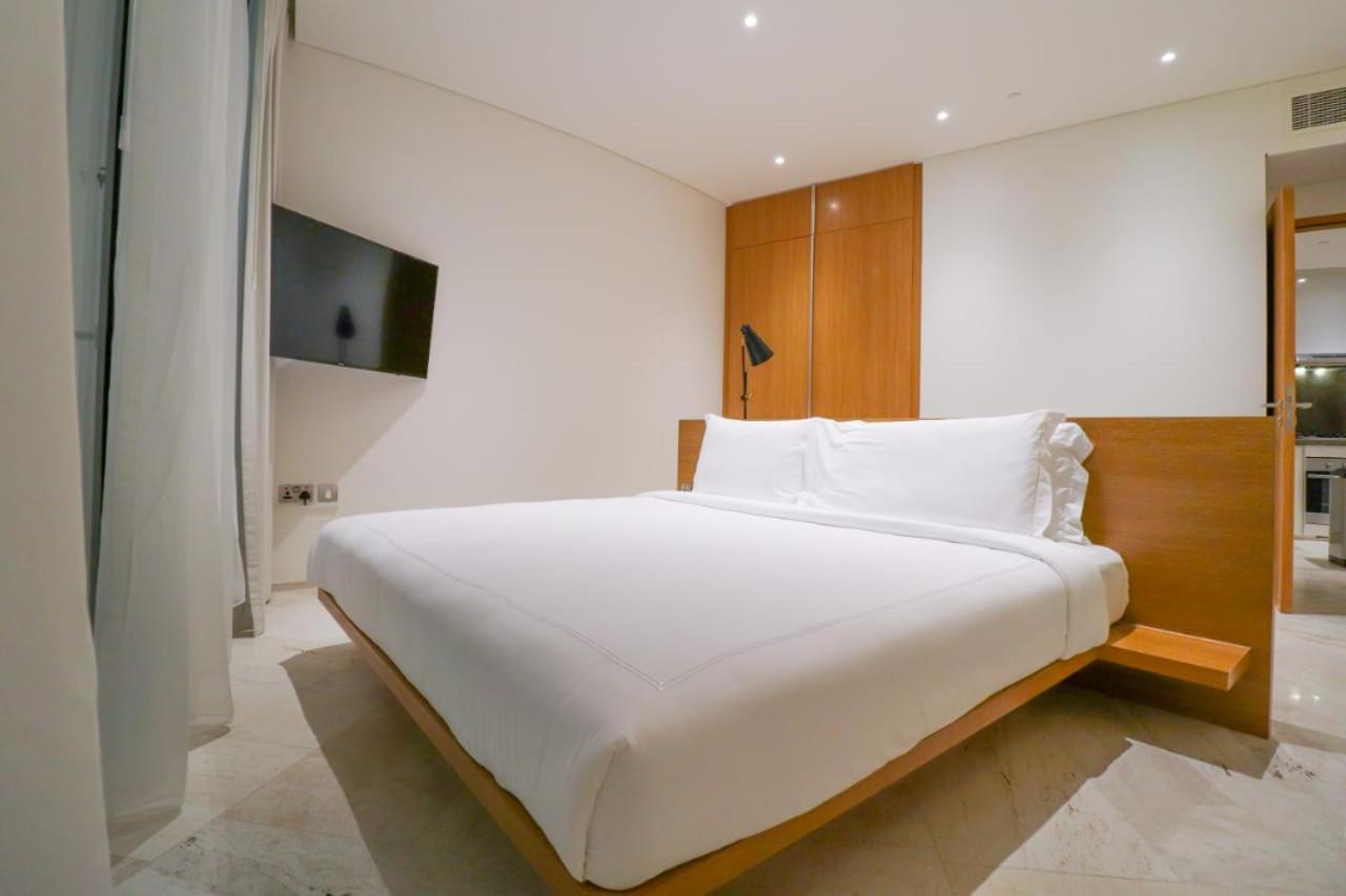شقة خاصة في فايف جميرا مع مسبح خاص Private In A Five Jumeirah Village With Private Pool Apartment *